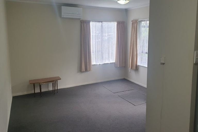 Photo of property in 9 Curacao Place, Grenada Village, Wellington, 6037