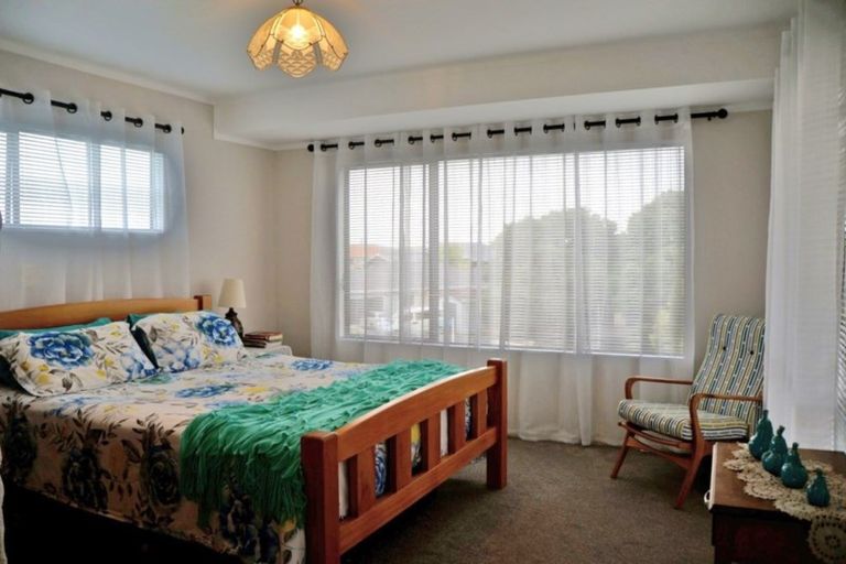 Photo of property in 30 Manaia View Road, One Tree Point, 0118