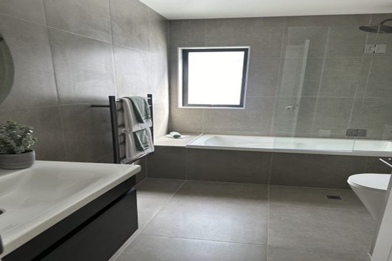 Photo of property in 4/10b Huka Road, Birkenhead, Auckland, 0626