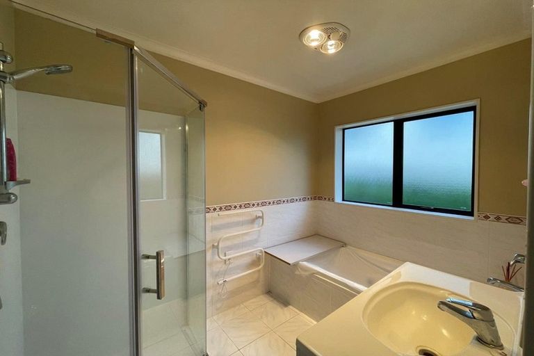 Photo of property in 3 Carnelian Court, Westgate, Auckland, 0614