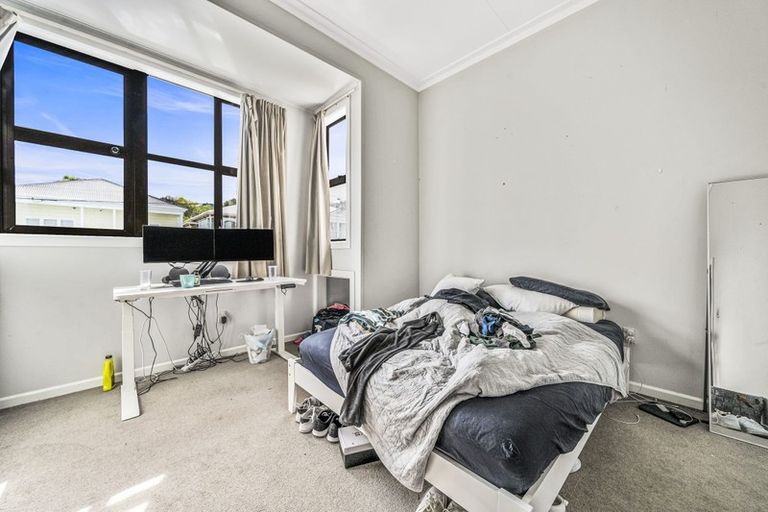 Photo of property in 8 Caroline Street, Mount Victoria, Wellington, 6011