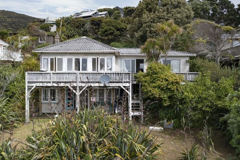 Photo of property in 29 Rayner Road, Piha, New Lynn, 0772