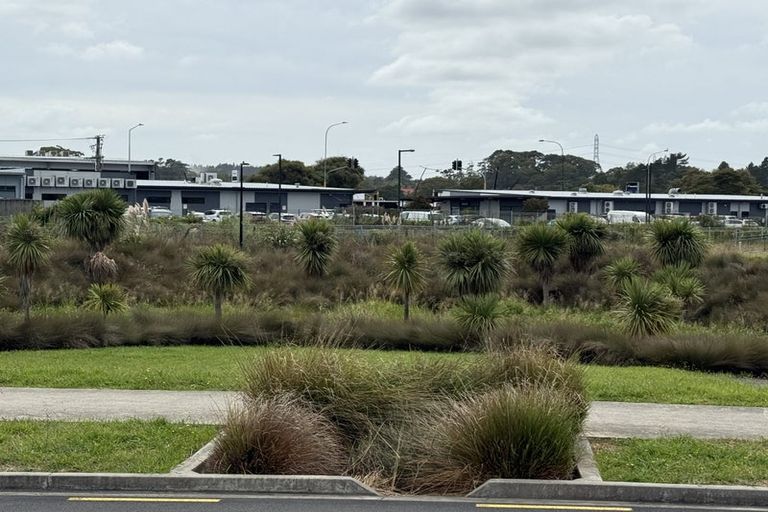 Photo of property in 138 Vintry Drive, Kumeu, 0810