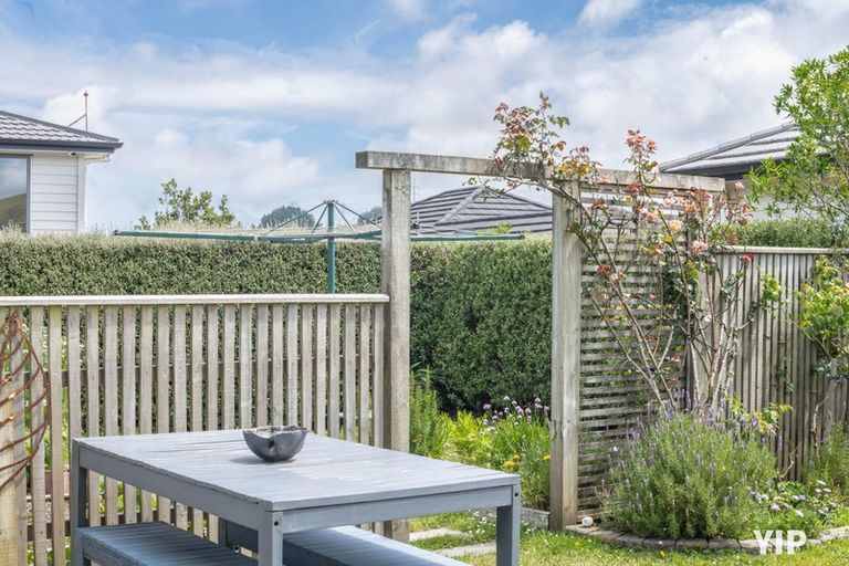 Photo of property in 229 Mark Avenue, Grenada Village, Wellington, 6037