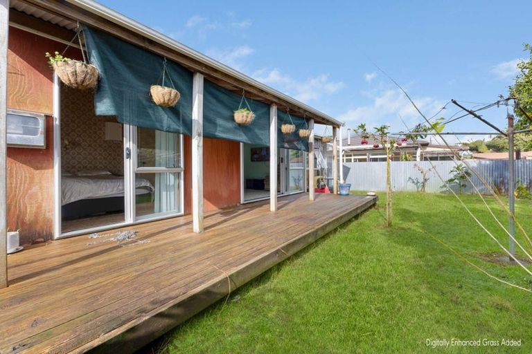 Photo of property in 1 Blake Street, Waitara, 4320