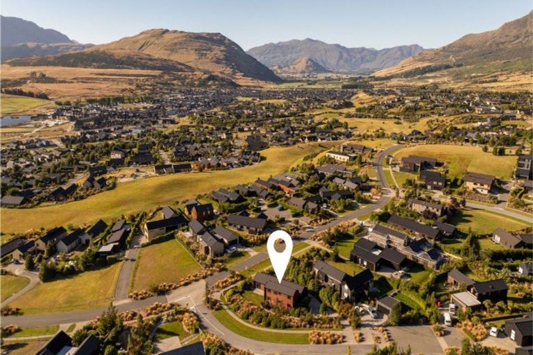 Photo of property in 47 Jacks Point Rise, Jacks Point, Queenstown, 9371