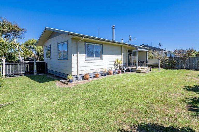 Photo of property in 40 Norbiton Road, Foxton, 4814