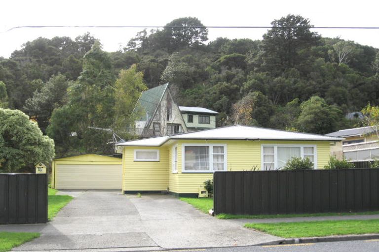 Photo of property in 37 Horoeka Street, Stokes Valley, Lower Hutt, 5019