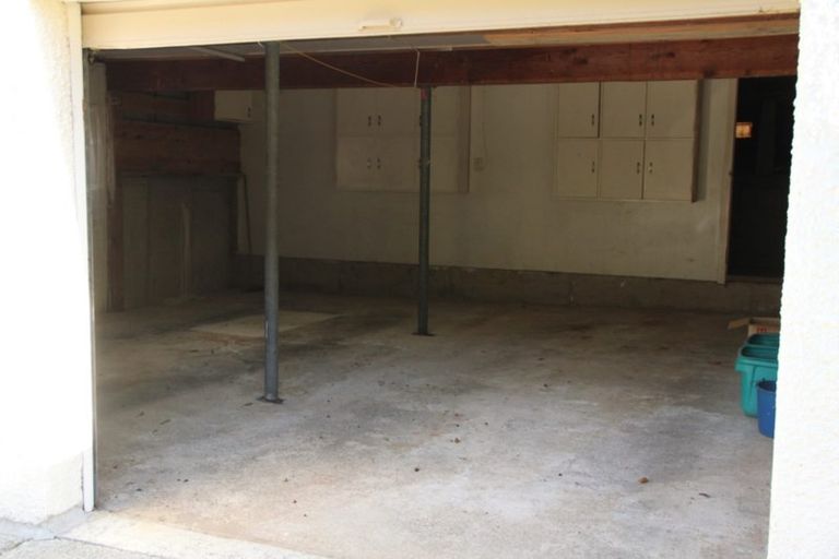 Photo of property in 127 Parkvale Road, Karori, Wellington, 6012