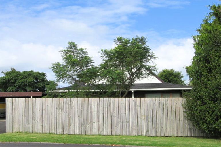 Photo of property in 5 Tabago Place, Half Moon Bay, Auckland, 2012