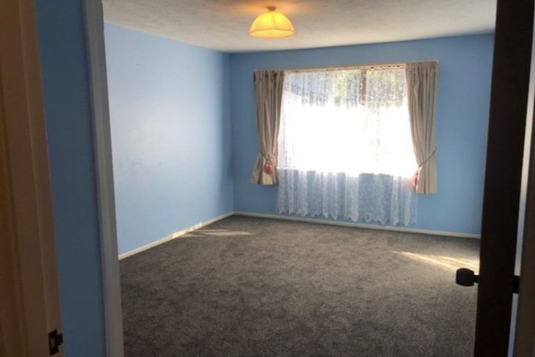 Photo of property in 2/6 Florance Place, Parklands, Christchurch, 8083