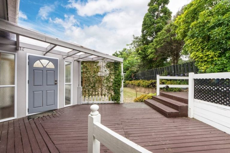Photo of property in 25 Orinda Close, Botany Downs, Auckland, 2010