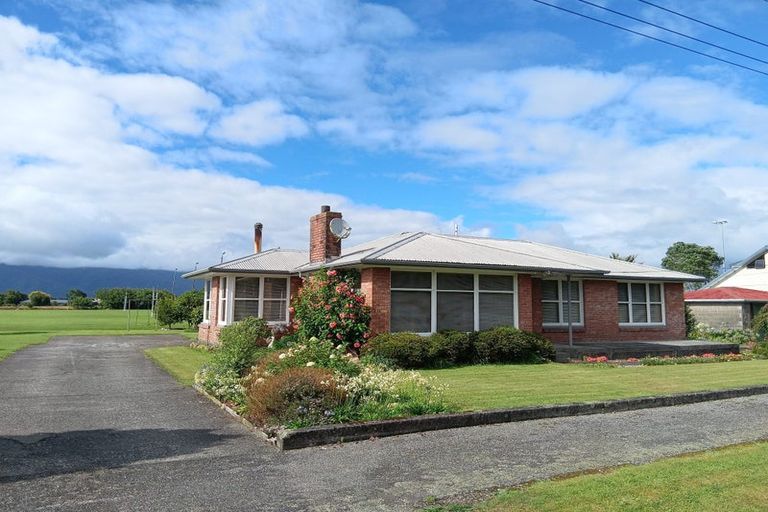 Photo of property in 69 Eastons Road, Westport, 7825