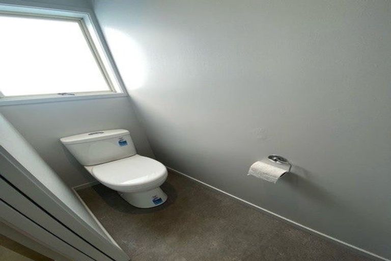 Photo of property in 25 Taipari Road, Te Atatu Peninsula, Auckland, 0610