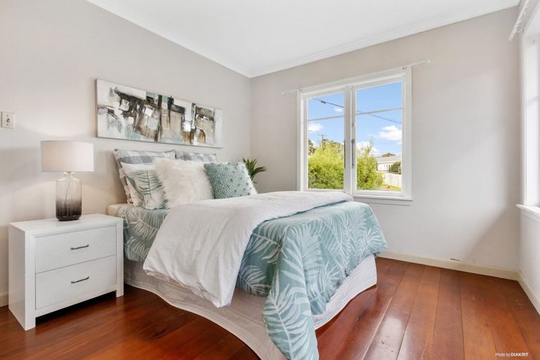 Photo of property in 30 Kereru Street, Henderson, Auckland, 0612