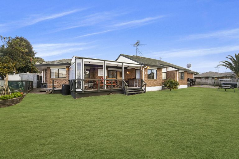 Photo of property in 18 Reremanu Place, Weymouth, Auckland, 2103