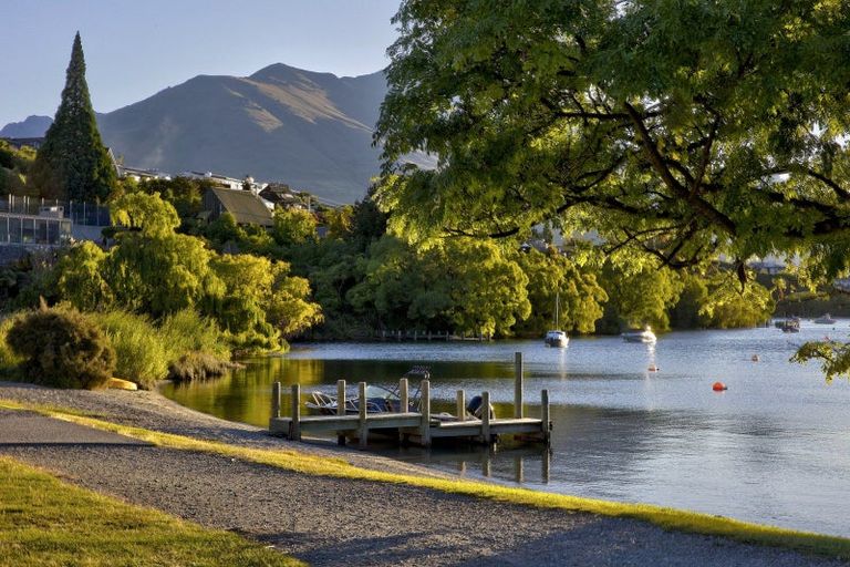 Photo of property in 468 Peninsula Road, Kelvin Heights, Queenstown, 9300