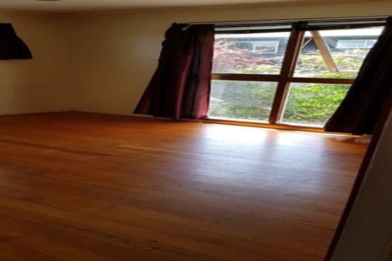 Photo of property in 212 Forrest Hill Road, Forrest Hill, Auckland, 0620