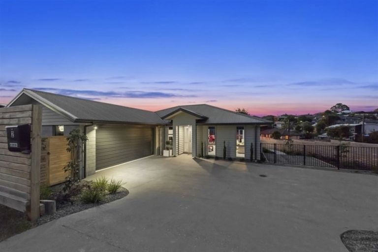 Photo of property in 2 Sharman Place, Pyes Pa, Tauranga, 3112