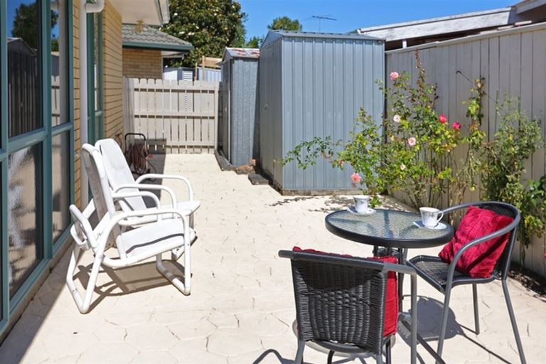 Photo of property in 1 Poinsettia Place, Henderson, Auckland, 0610