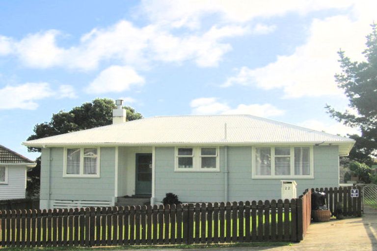 Photo of property in 22 Dorset Grove, Cannons Creek, Porirua, 5024