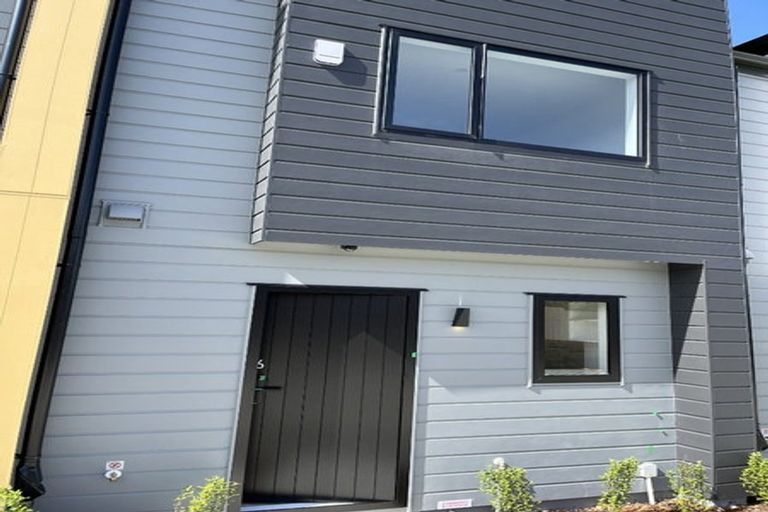 Photo of property in 6/241 Don Buck Road, Massey, Auckland, 0614