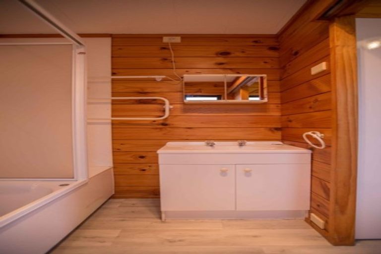 Photo of property in 1384 East Coast Road, Redvale, Albany, 0794