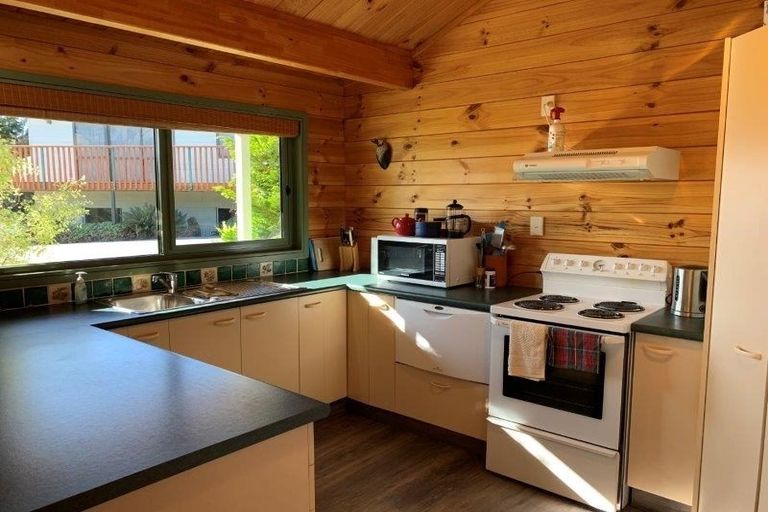 Photo of property in 50 Rata Street, Wanaka, 9305