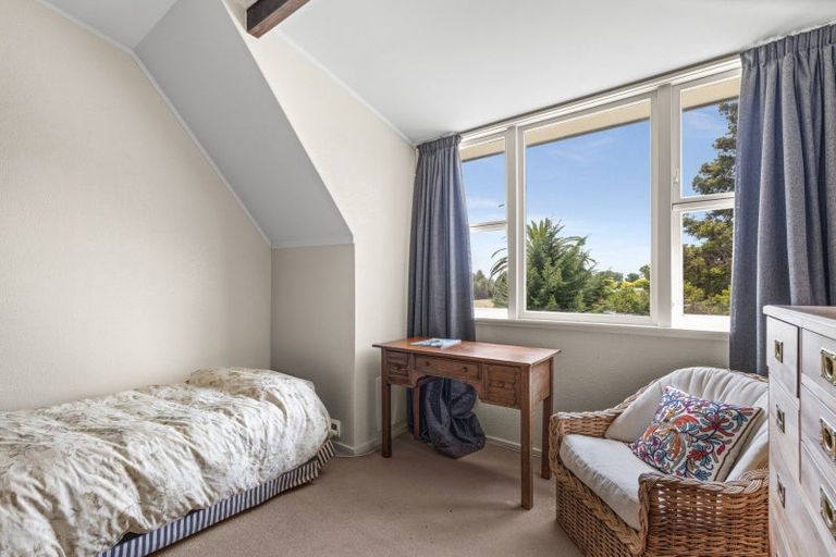 Photo of property in 22 Lucknow Road, Havelock North, 4130