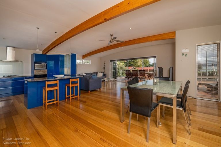 Photo of property in 20 Du Fresne Place, Russell, 0202