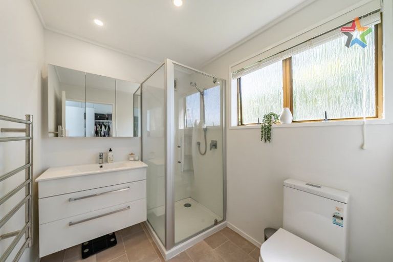 Photo of property in 24 Matuhi Street, Tirohanga, Lower Hutt, 5010