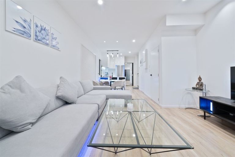 Photo of property in 4 Treeline Lane, Flat Bush, Auckland, 2019