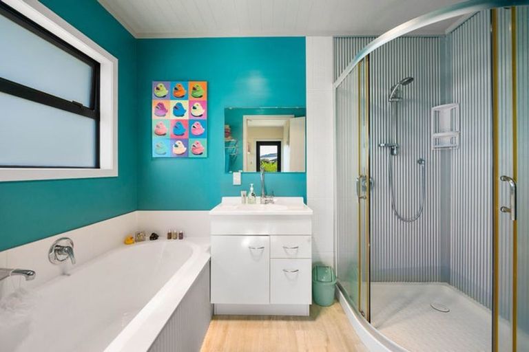 Photo of property in 136 Lisland Drive, Kinloch, Taupo, 3377