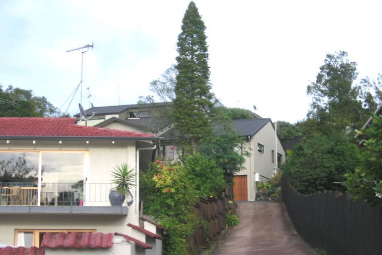 Photo of property in 15 Calman Place, Chatswood, Auckland, 0626