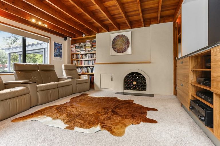 Photo of property in 1 Park Rise, Campbells Bay, Auckland, 0630