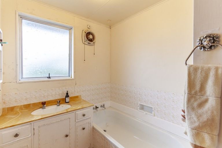 Photo of property in 20 Columbus Crescent, Flaxmere, Hastings, 4120