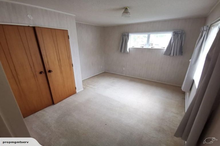 Photo of property in 28 Glynnbrooke Street, Te Atatu South, Auckland, 0610