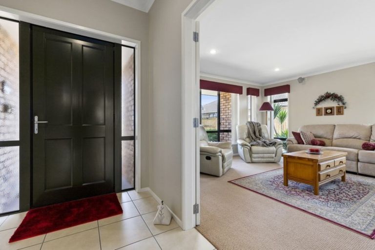 Photo of property in 56 Winchester Place, Rototuna North, Hamilton, 3210