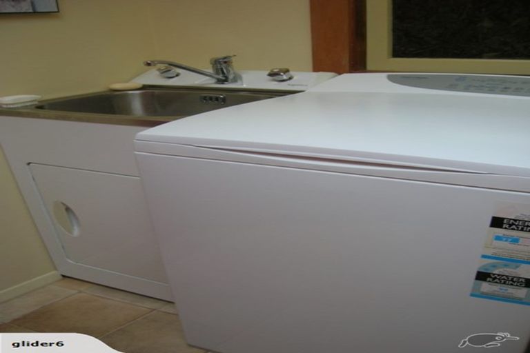 Photo of property in 5 Kaitawa Road, York Bay, Lower Hutt, 5013