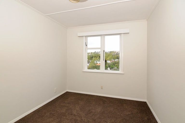 Photo of property in 141 Ruskin Road, Newlands, Wellington, 6037