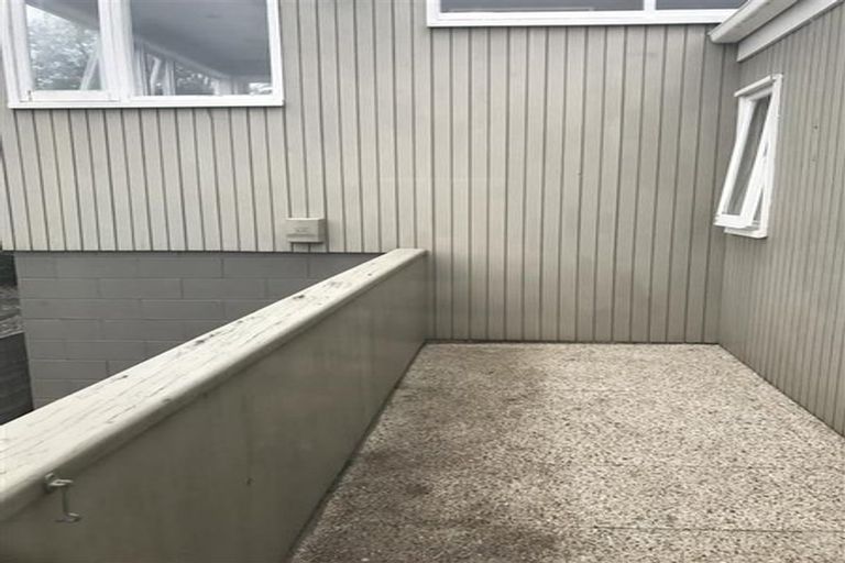 Photo of property in 6 Anchor Place, Beach Haven, Auckland, 0626