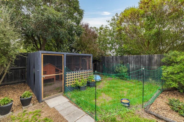 Photo of property in 10 Cowper Place, Avondale, Christchurch, 8061