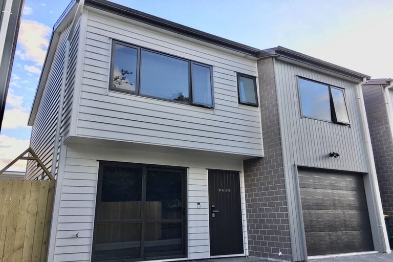 Photo of property in 425d Great South Road, Opaheke, Papakura, 2113