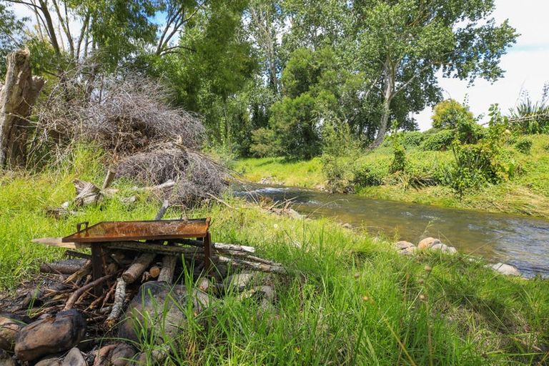 Photo of property in 18 Neavesville Road, Puriri, Thames, 3578