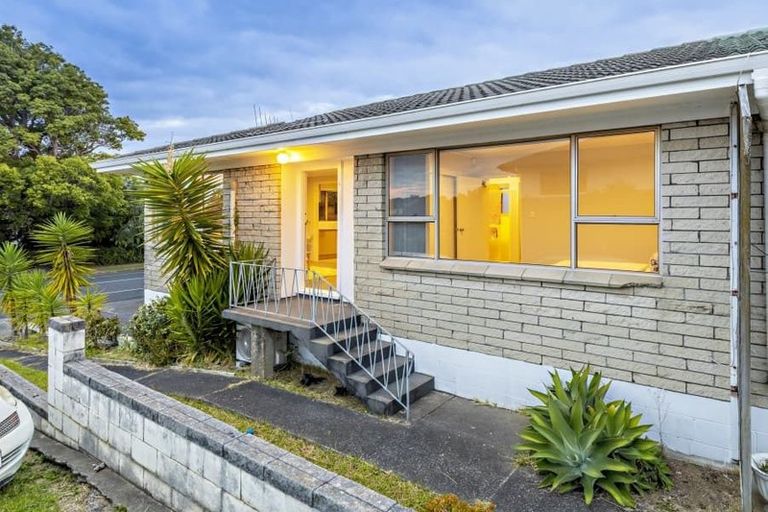 Photo of property in 1/118 Rangitoto Road, Papatoetoe, Auckland, 2025