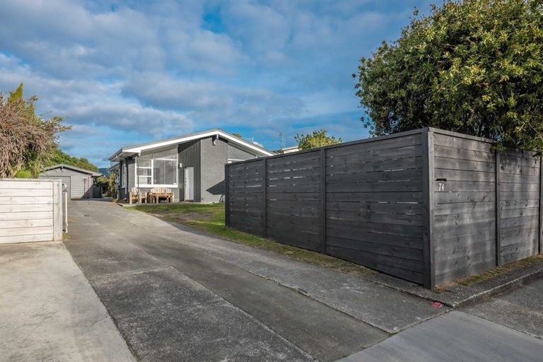 Photo of property in 74 Gray Avenue, Paraparaumu Beach, Paraparaumu, 5032