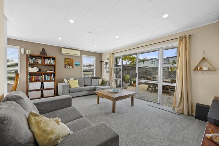 Photo of property in 17 Sherie Place, Howick, Auckland, 2014