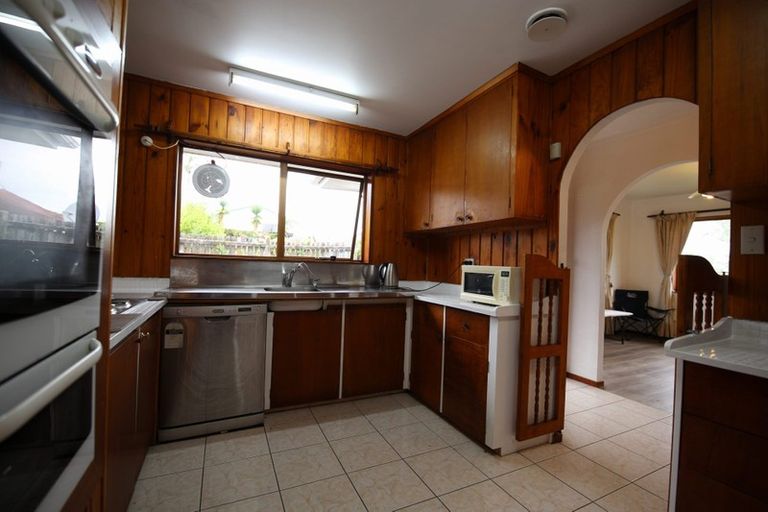 Photo of property in 10 Wesleydale Place, Papakura, 2110