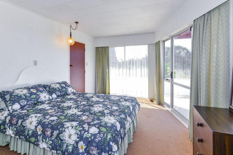 Photo of property in 100 Puketapu Road, Taradale, Napier, 4112