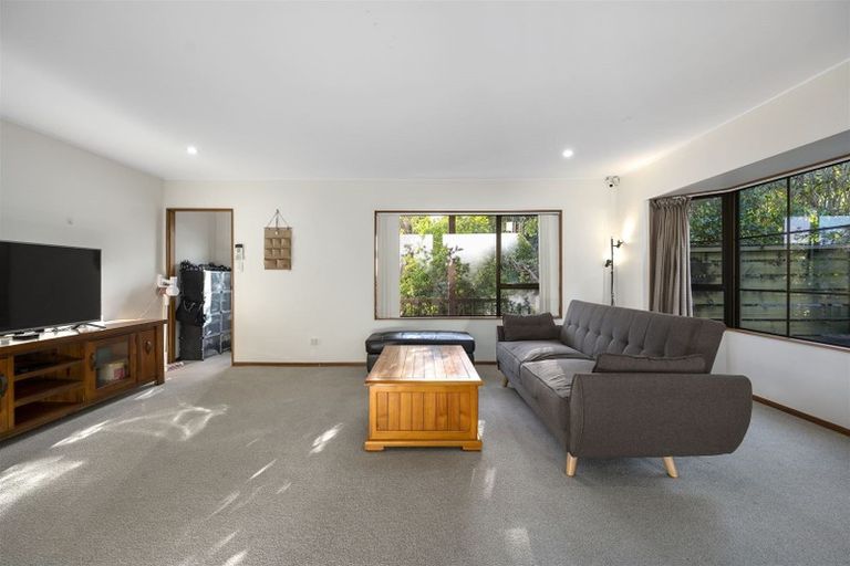 Photo of property in 3/43-53 Chivalry Road, Glenfield, Auckland, 0629